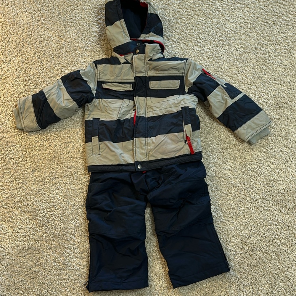 Mini Boden snow jackets and pants 
Size 4-5